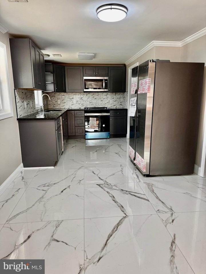 137 Fox Dr - Photo 3 of 14