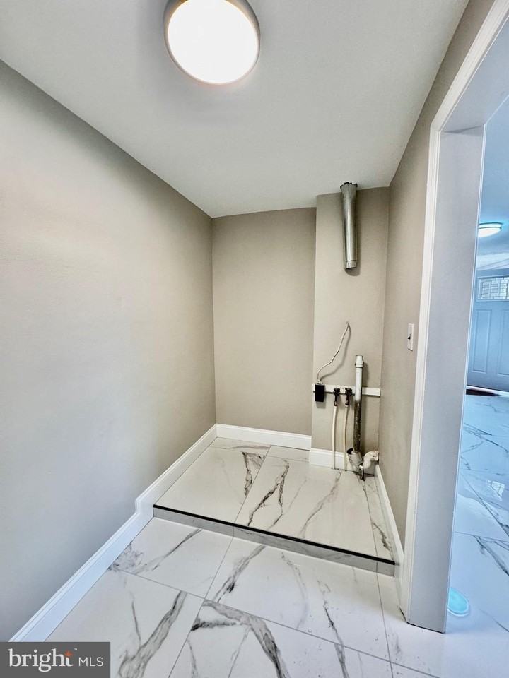 137 Fox Dr - Photo 4 of 14