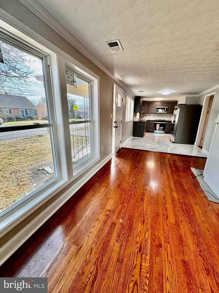 137 Fox Dr - Photo 7 of 14