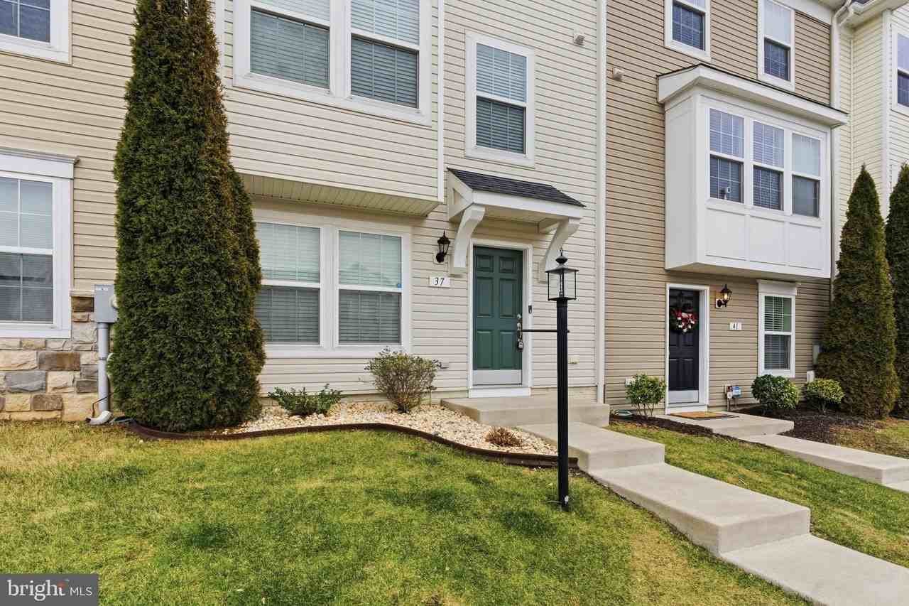 37 Britania Ct - Photo 2 of 40