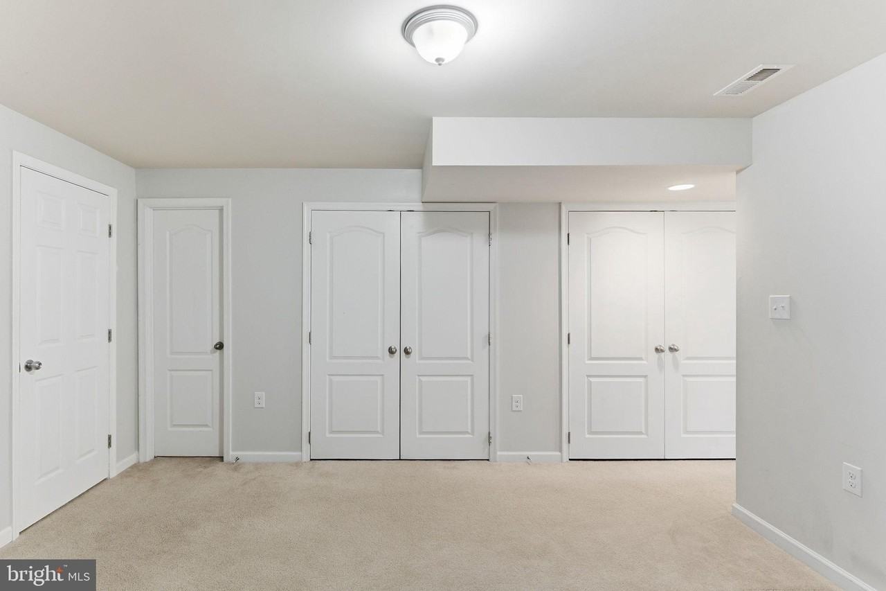 37 Britania Ct - Photo 7 of 40