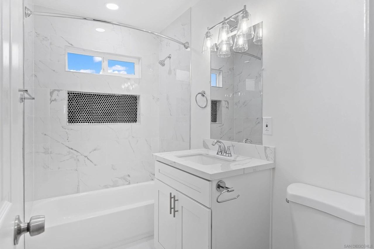 3821 Marlborough Ave - Photo 2 of 8