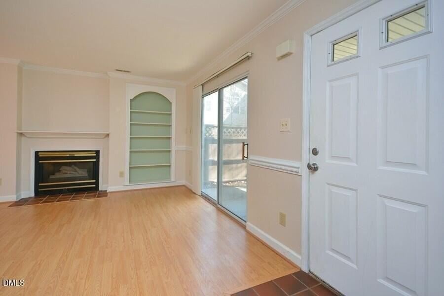 425 Summerwalk Cir - Photo 6 of 39