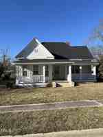 featured image of 119 E Sycamore St