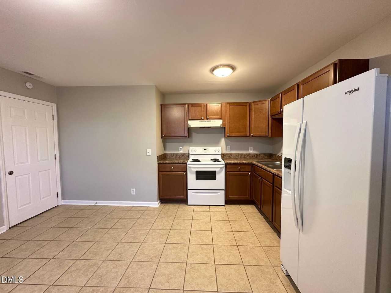 1304 Seabrook Rd - Photo 5 of 19