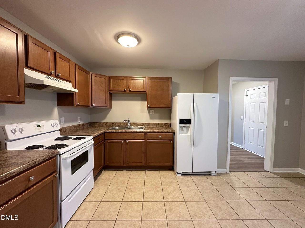 1304 Seabrook Rd - Photo 6 of 19