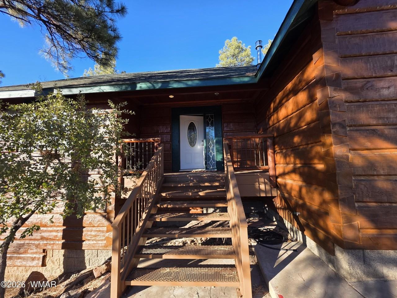 2130 Evergreen Ln - Photo 2 of 27