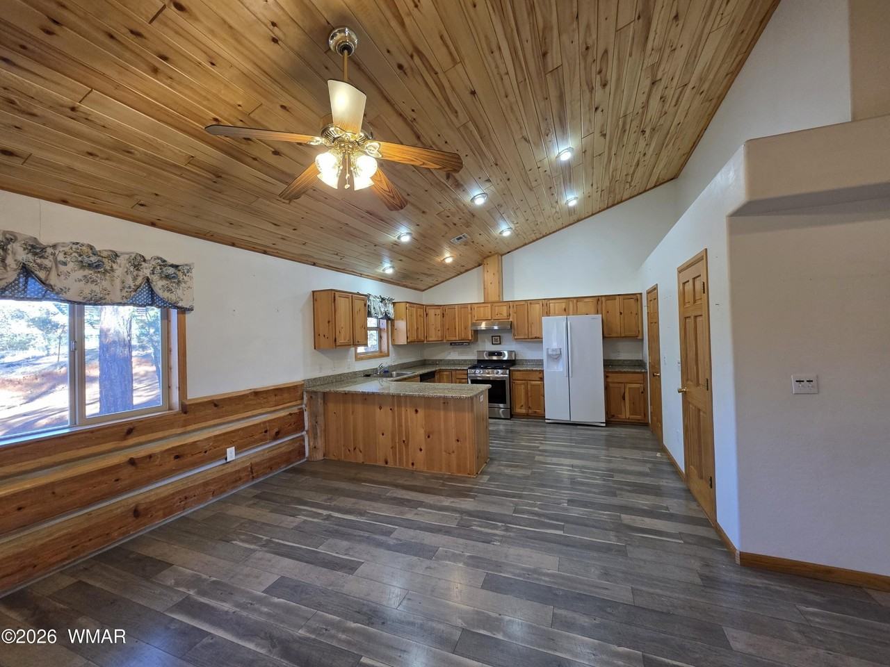 2130 Evergreen Ln - Photo 6 of 27