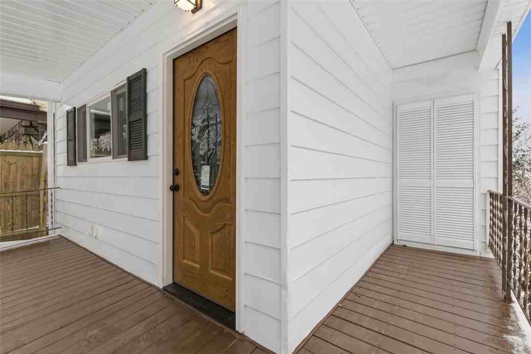 2252 Milligan Ave - Photo 5 of 46