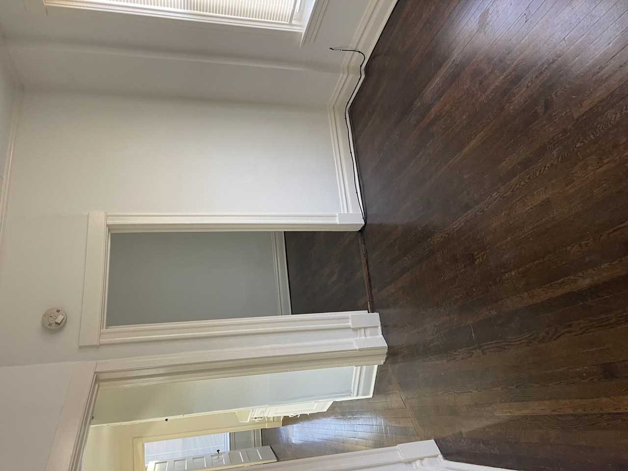 958 N Lawndale Ave ## 1r - Photo 2 of 13