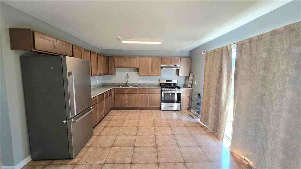 411 Omega St ##B - Photo 5 of 12