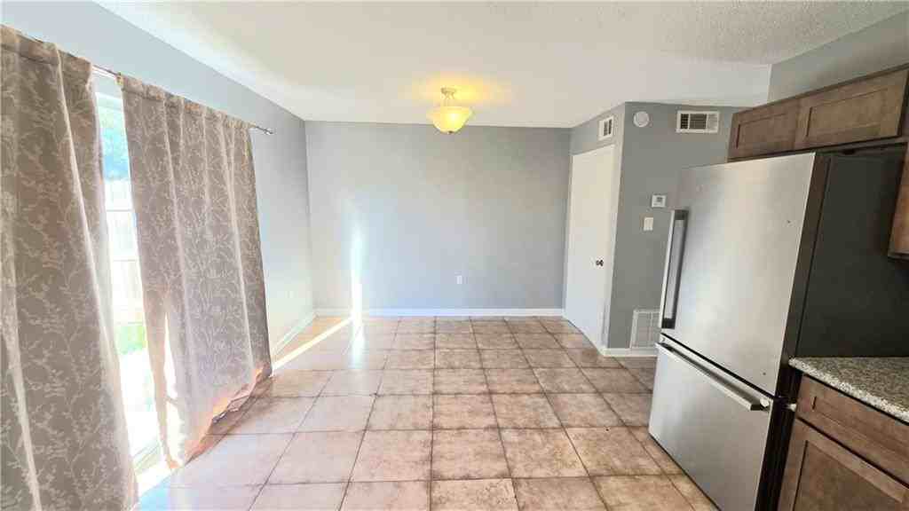 411 Omega St ##B - Photo 6 of 12