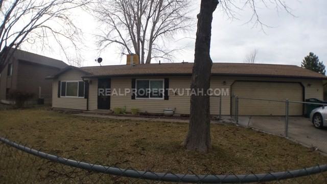 2273 N 550 W - Photo 2 of 17