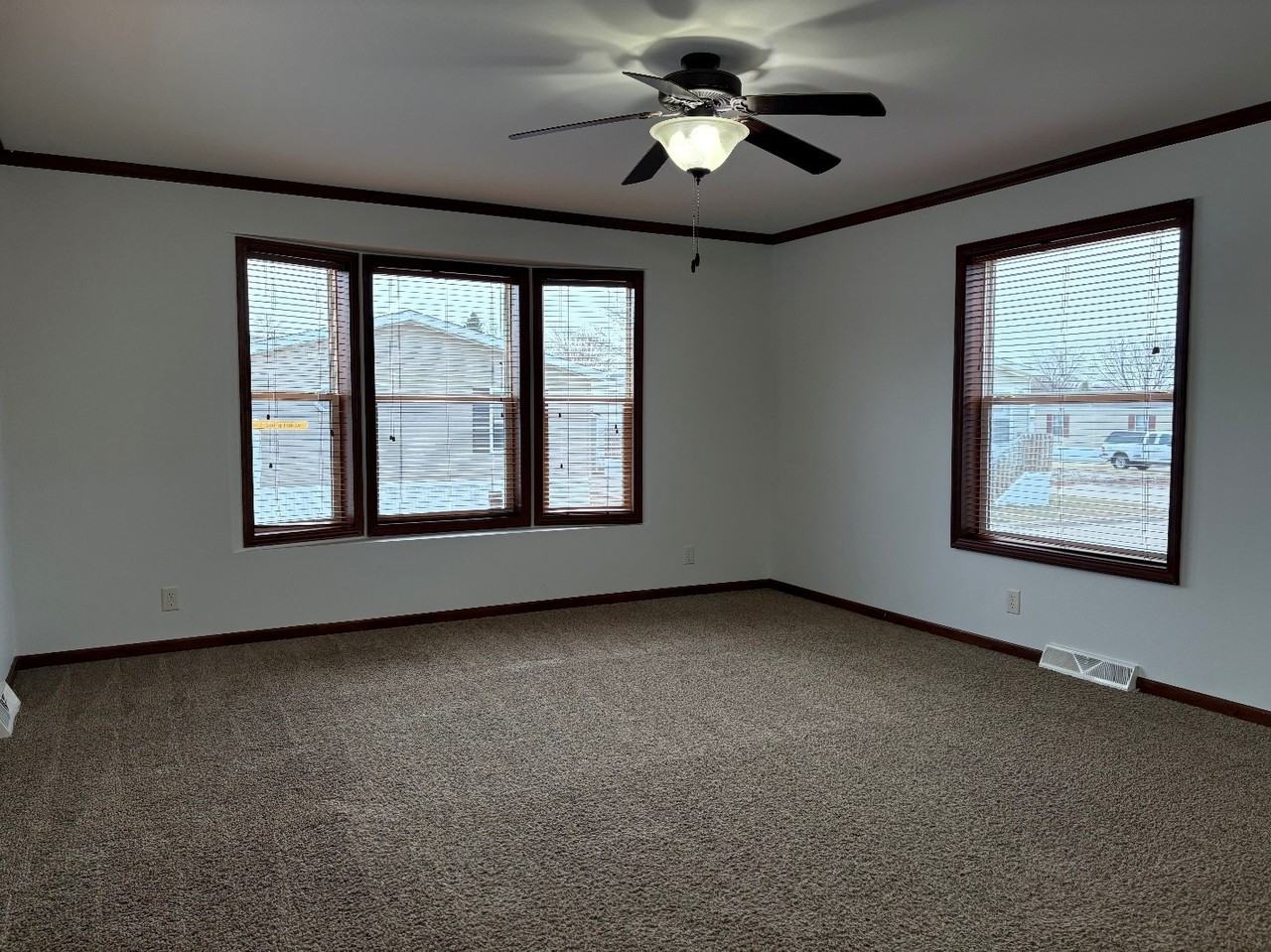 324 Se Spring Park Dr #114 - Photo 2 of 24