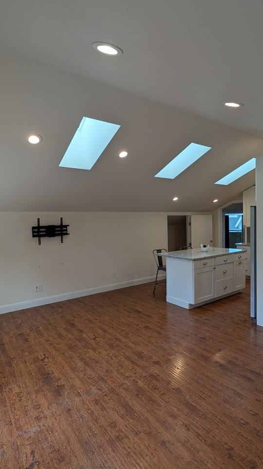 15119 Grove St - Photo 2 of 23