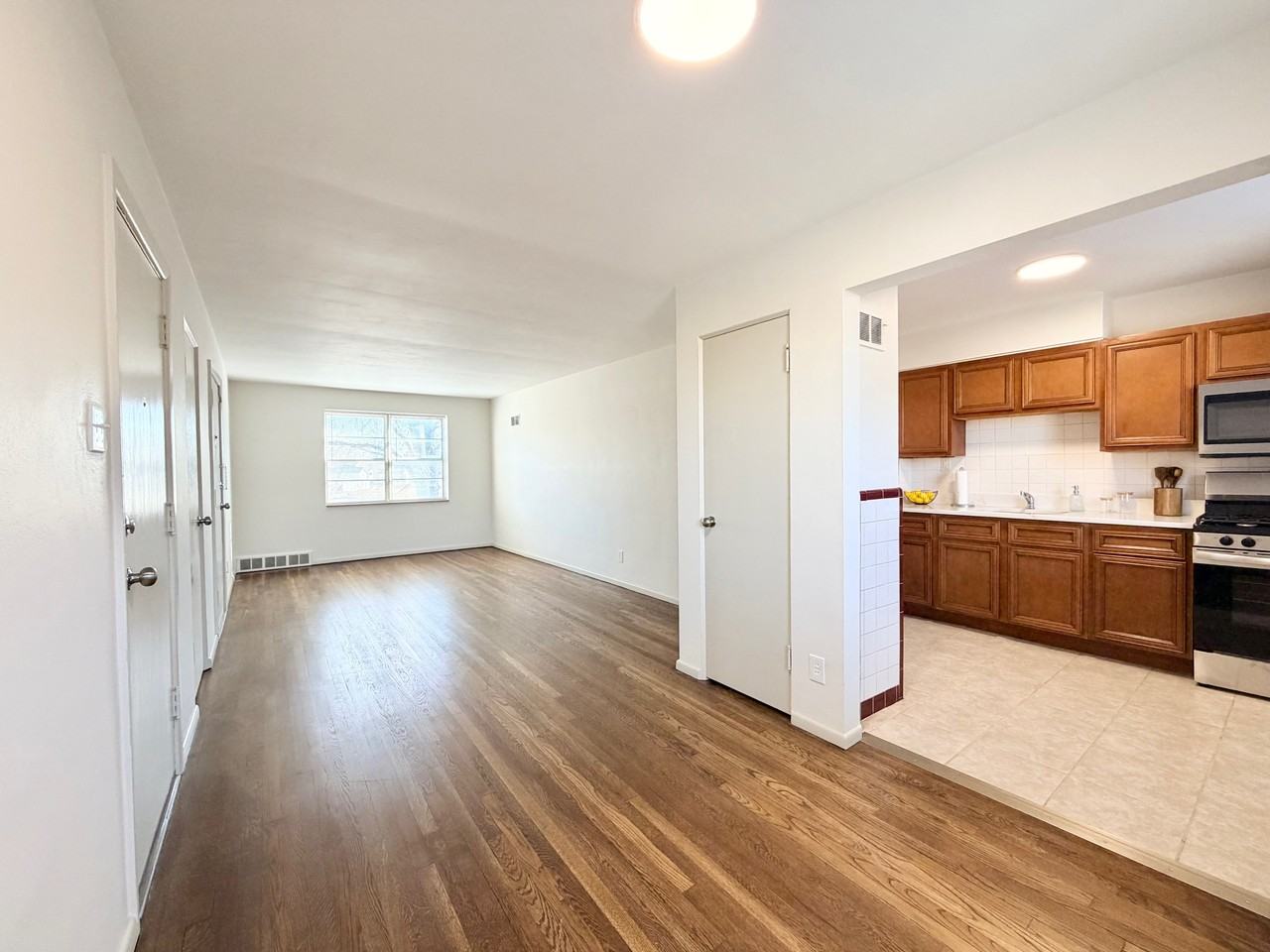 7219 Hampton Avenue #2S - Photo 4 of 12