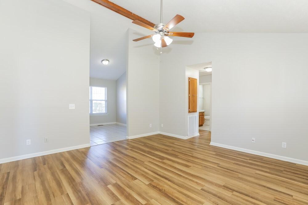 420 Wildwood Dr - Photo 4 of 19