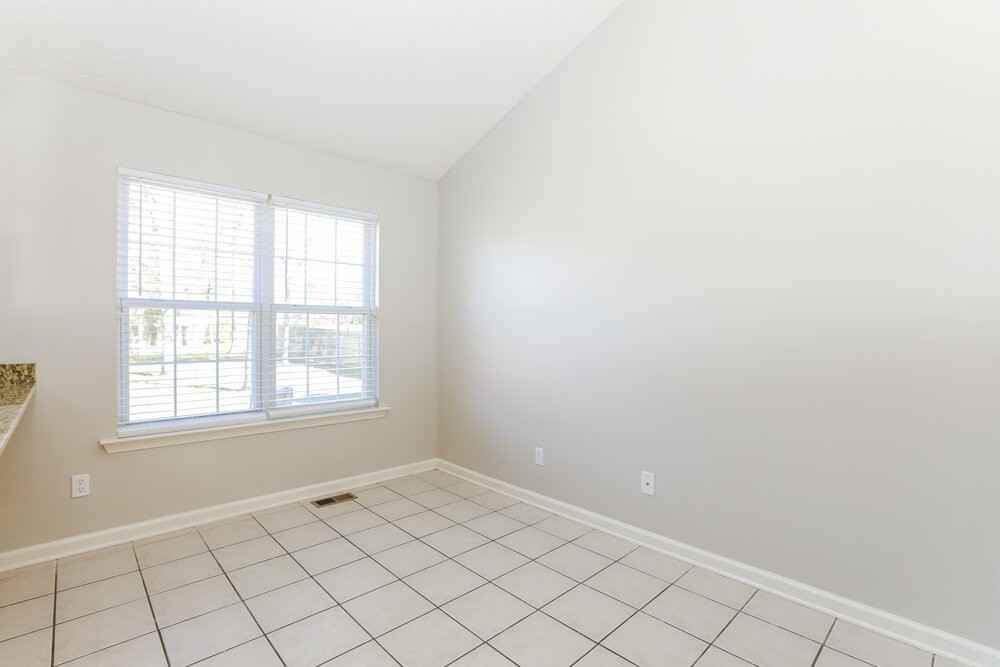 420 Wildwood Dr - Photo 6 of 19