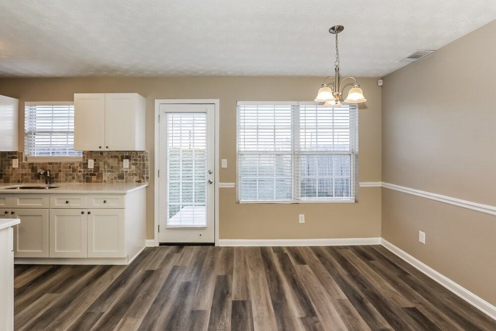 6035 Flagstaf Walk - Photo 6 of 17