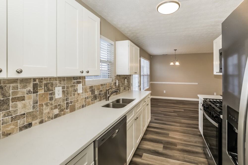 6035 Flagstaf Walk - Photo 7 of 17