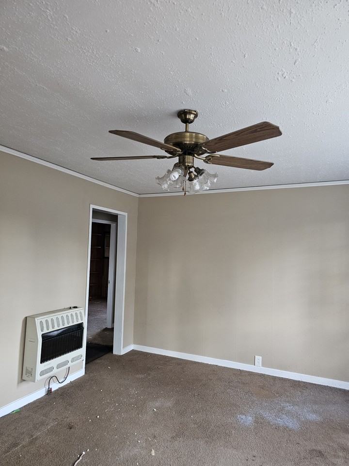 105 Rutland Cir #1 - Photo 3 of 6