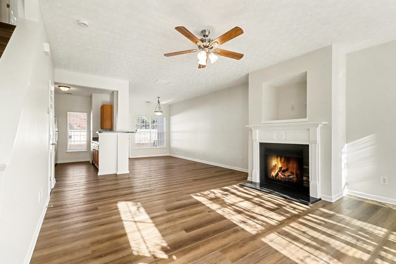 2559 Walden Lake Dr #1 - Photo 3 of 19