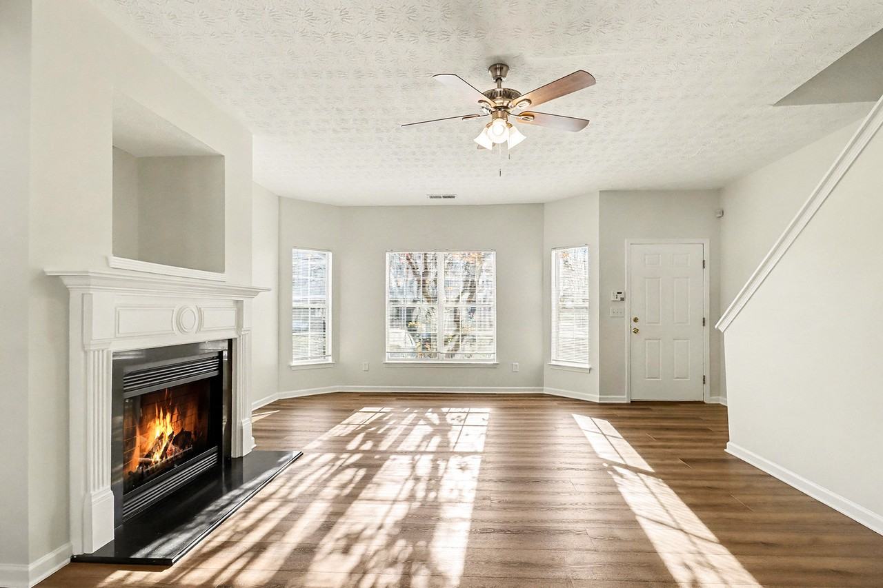 2559 Walden Lake Dr #1 - Photo 4 of 19