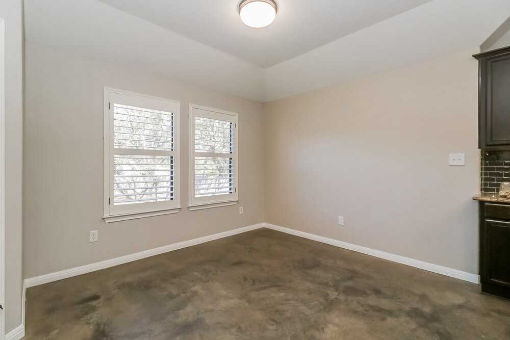 701 Algerita Dr - Photo 6 of 17