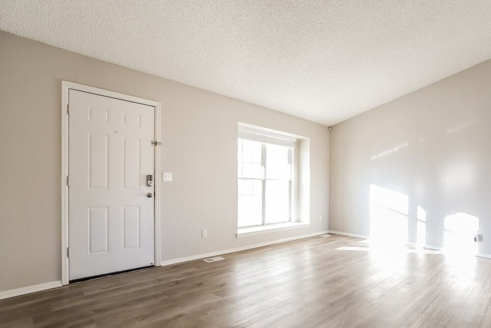 21287 E Powers Pl - Photo 5 of 17