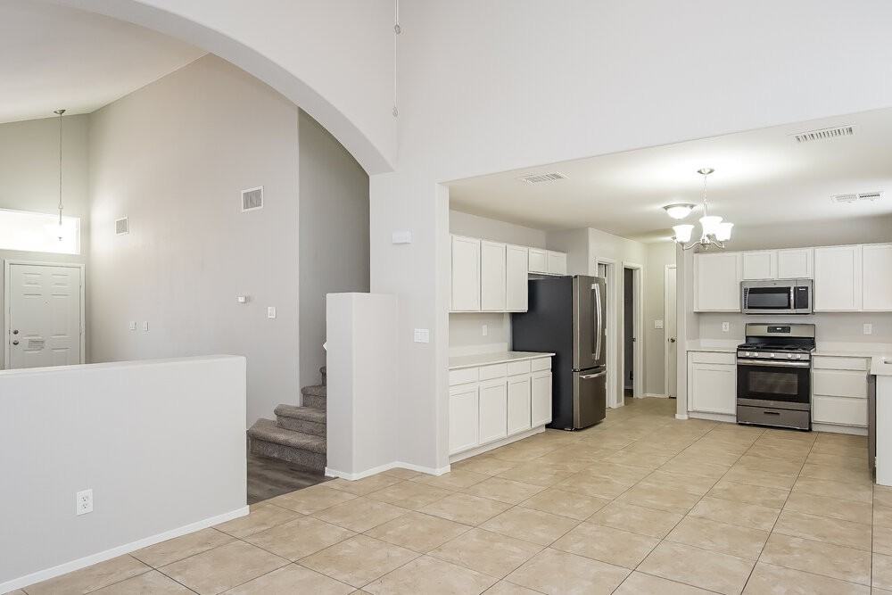 5535 Black Sea Ct - Photo 4 of 15