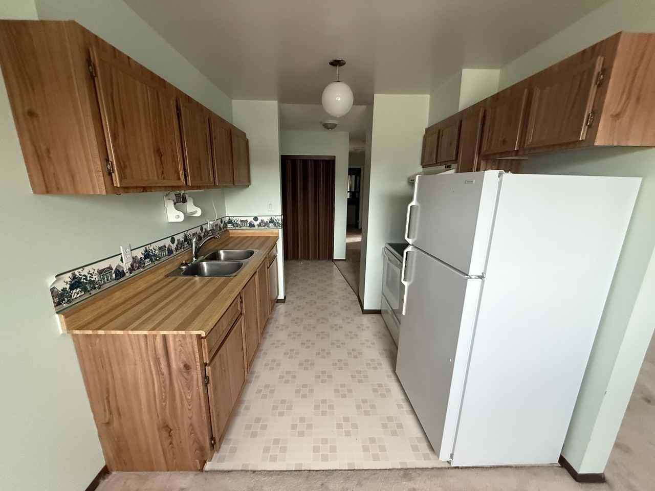 301 911-301 10 Street - 1 #1 - Photo 2 of 11