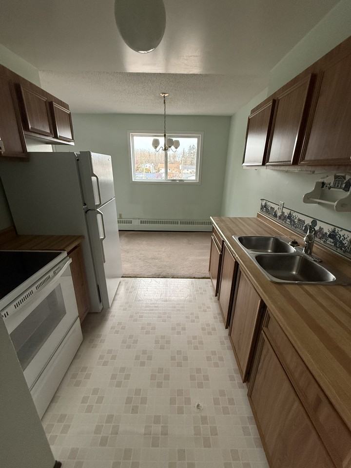 301 911-301 10 Street - 1 #1 - Photo 3 of 11