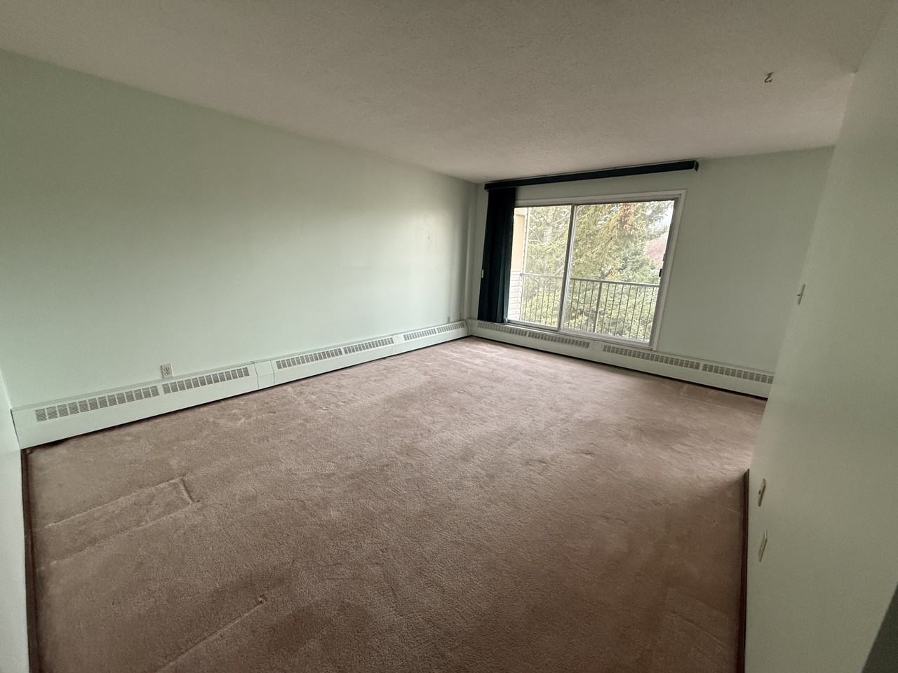 301 911-301 10 Street - 1 #1 - Photo 5 of 11