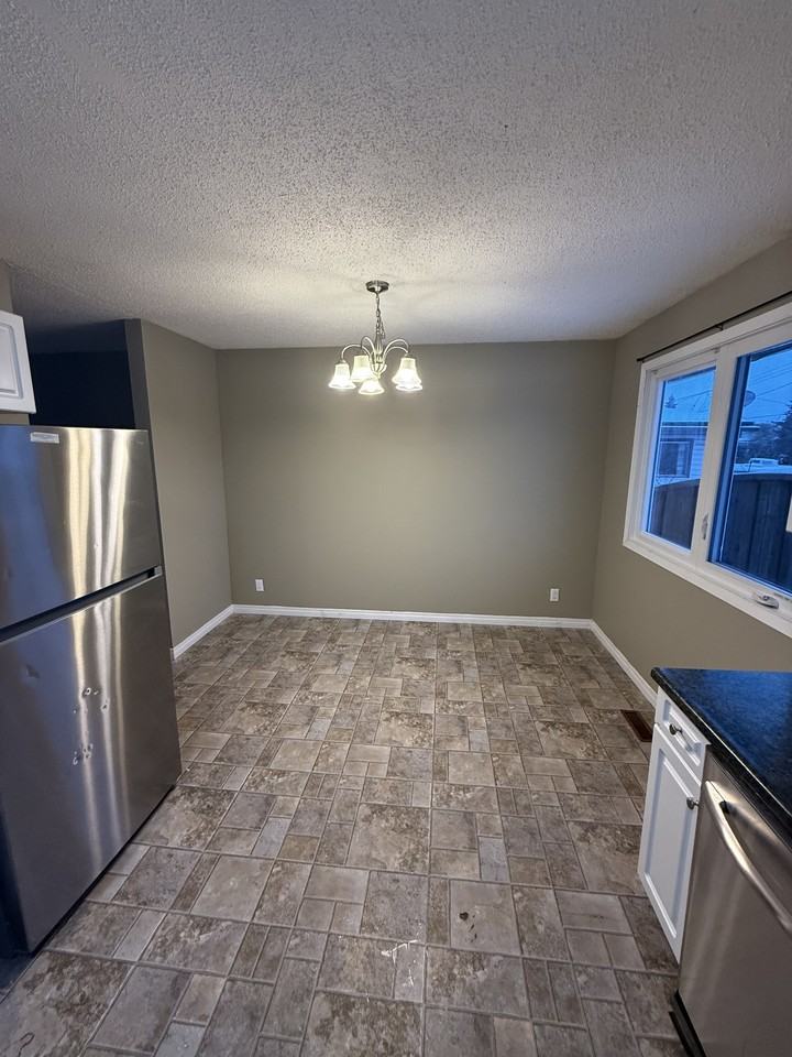 607 13 St - Photo 3 of 15