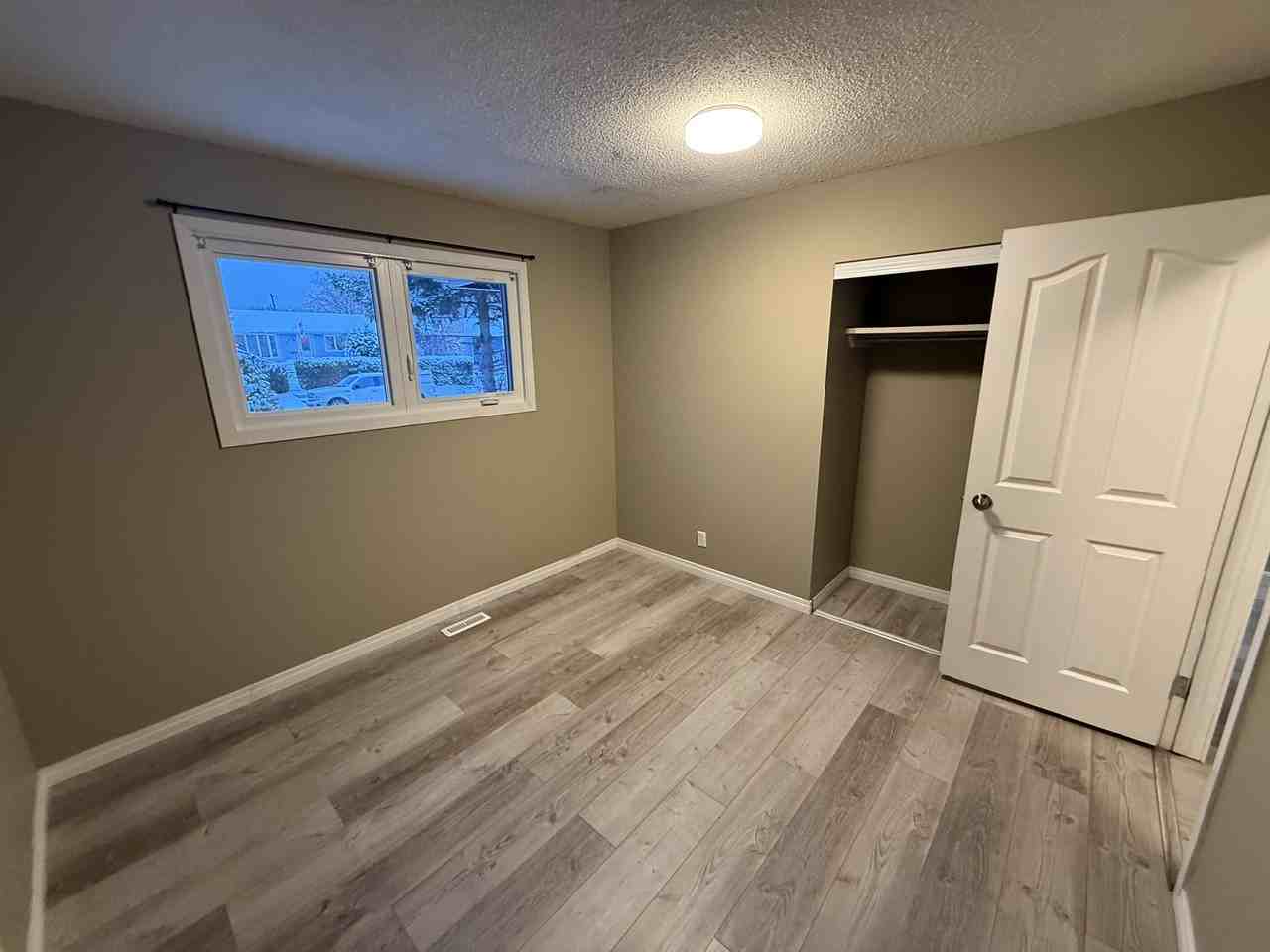 607 13 St - Photo 7 of 15