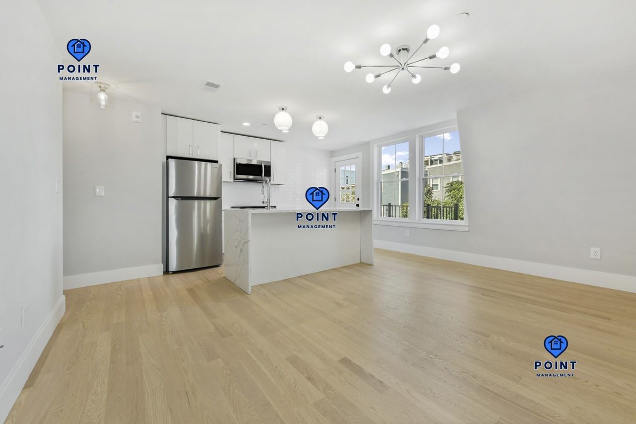 229 Princeton St #7 - Photo 5 of 13