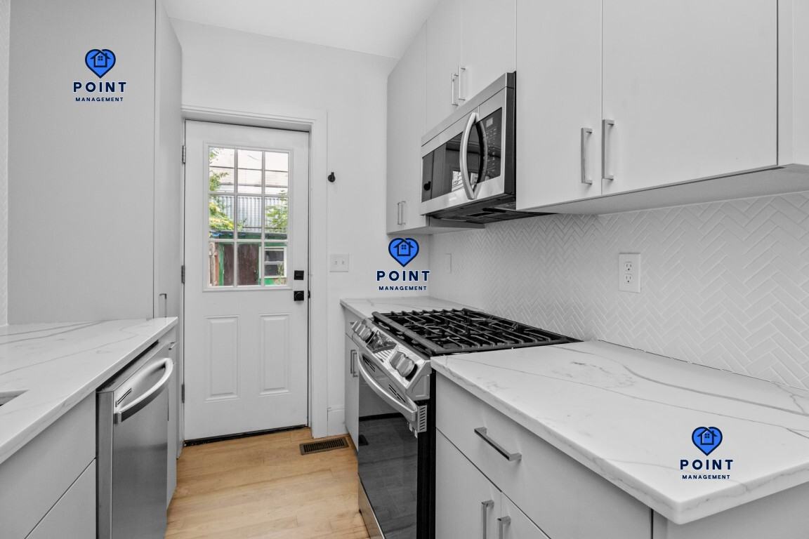 86 Chelsea - Photo 3 of 12