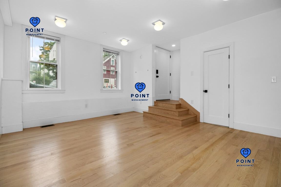 86 Chelsea - Photo 4 of 12
