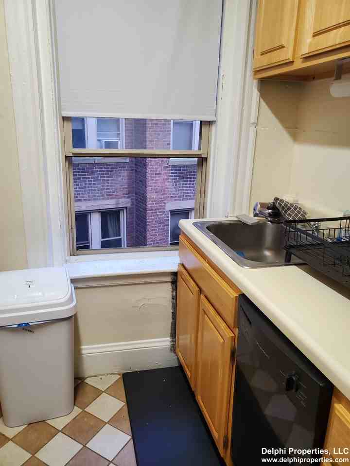 1619 Massachusetts Ave #6 - Photo 2 of 18