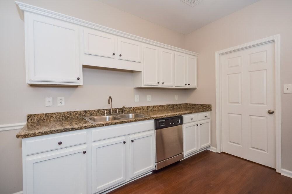 5040 Pioneer Pkwy - Photo 7 of 17