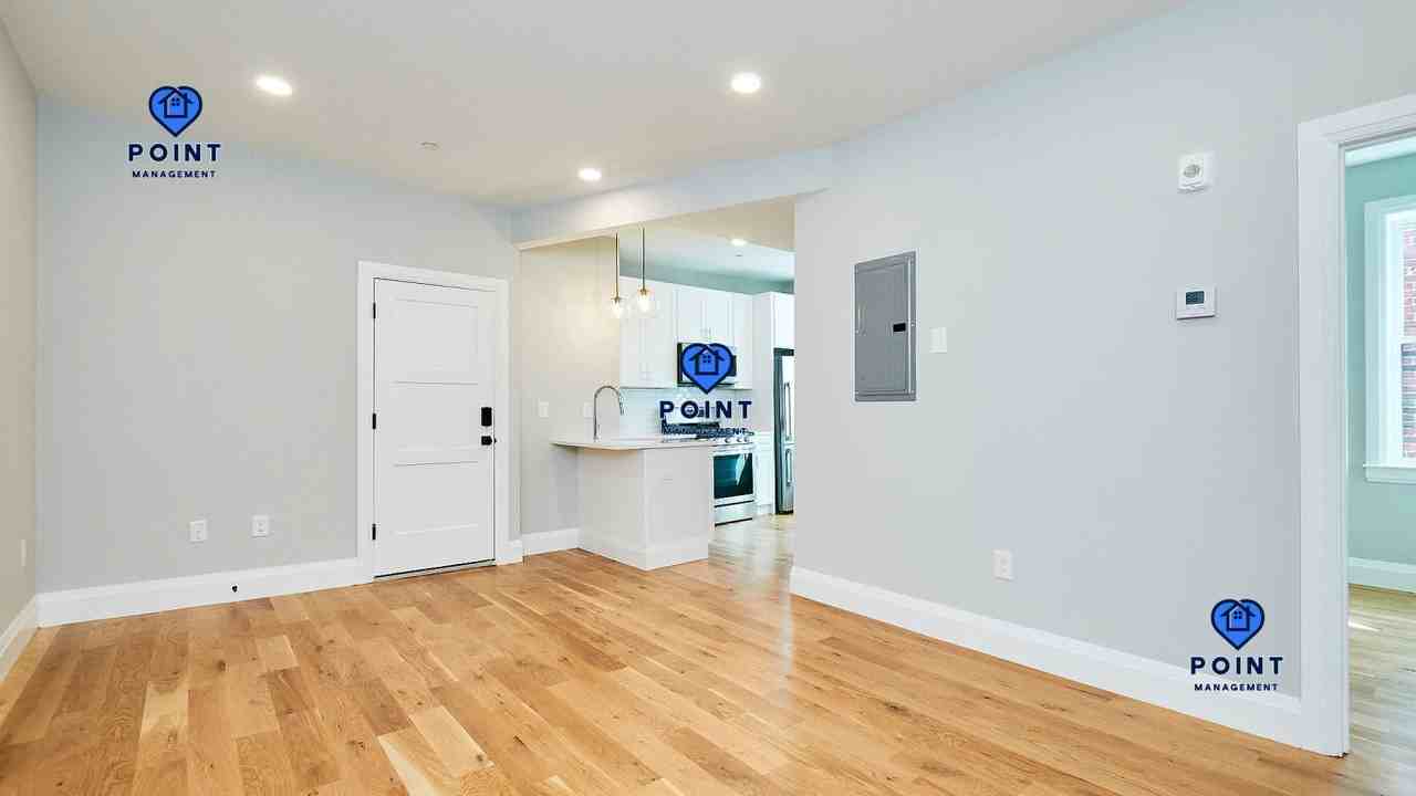 61 Frankfort St #2 - Photo 3 of 14