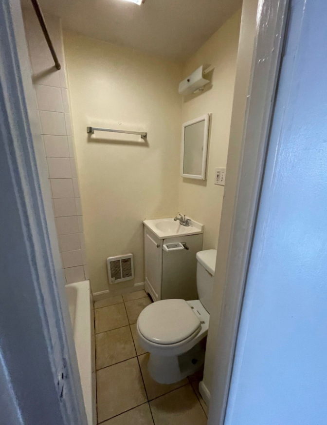 213 Maverick St #6 - Photo 7 of 9