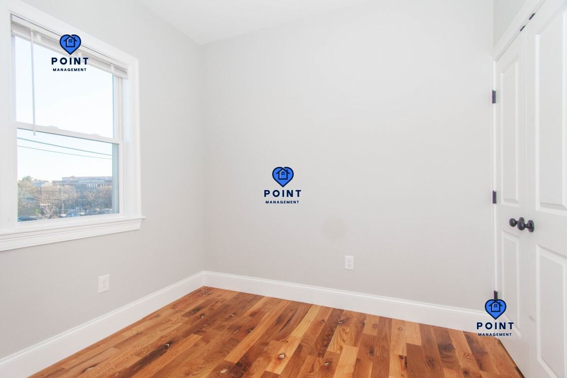 131 Bremen St #1 - Photo 5 of 14