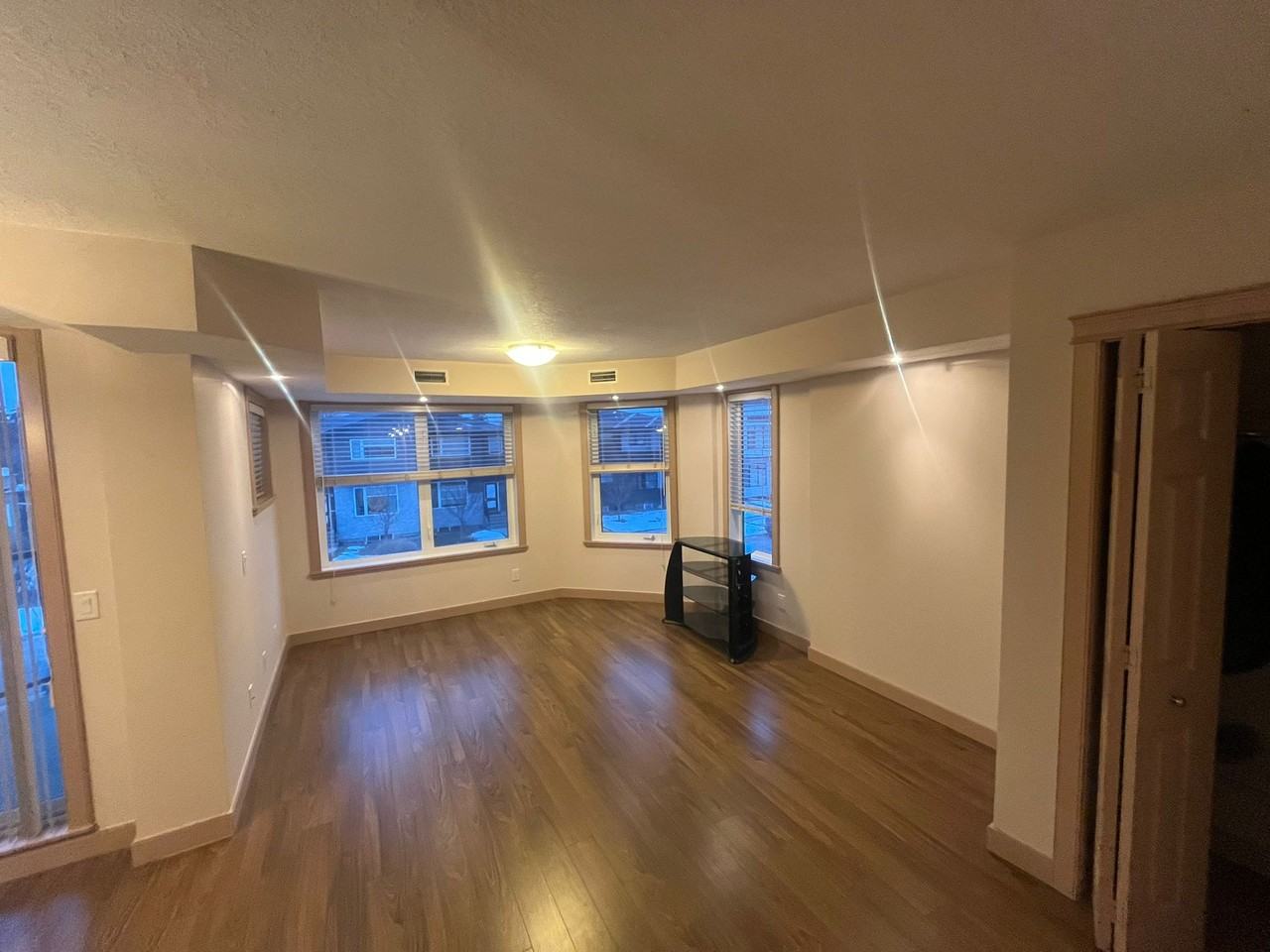 209 17 Avenue Northeast #21 - Photo 6 of 25