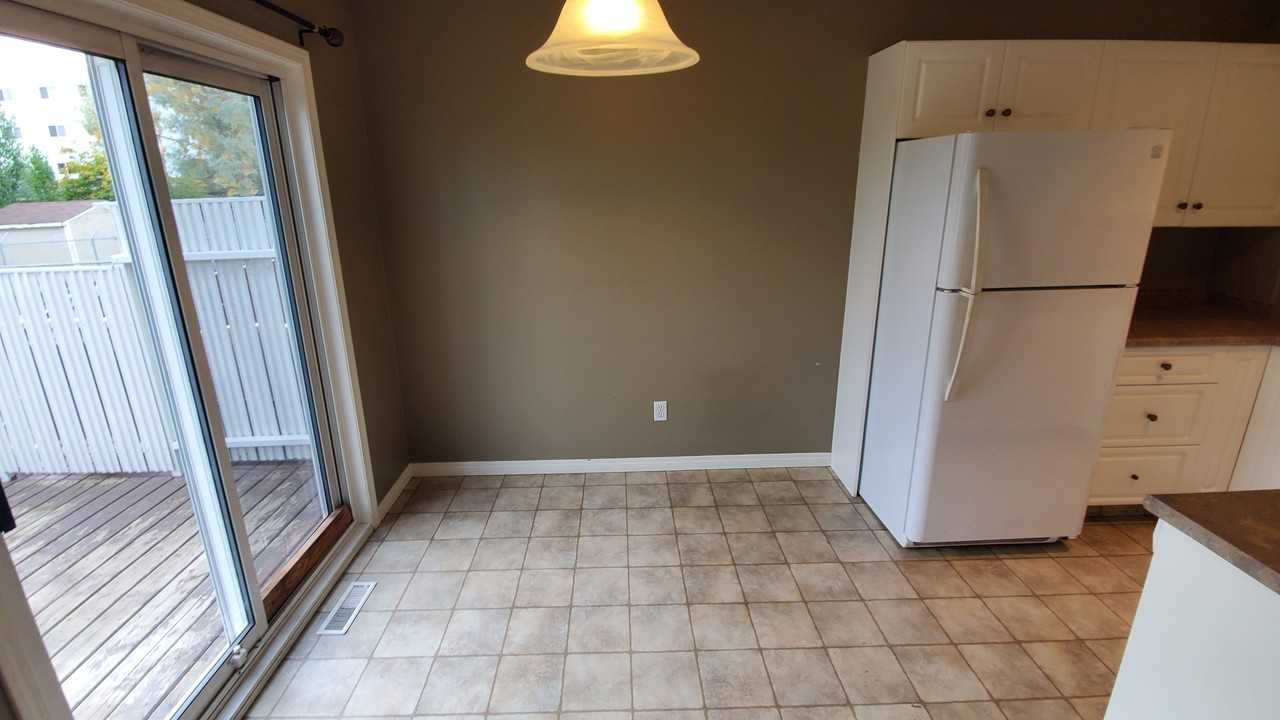 916 11 St - Photo 6 of 25