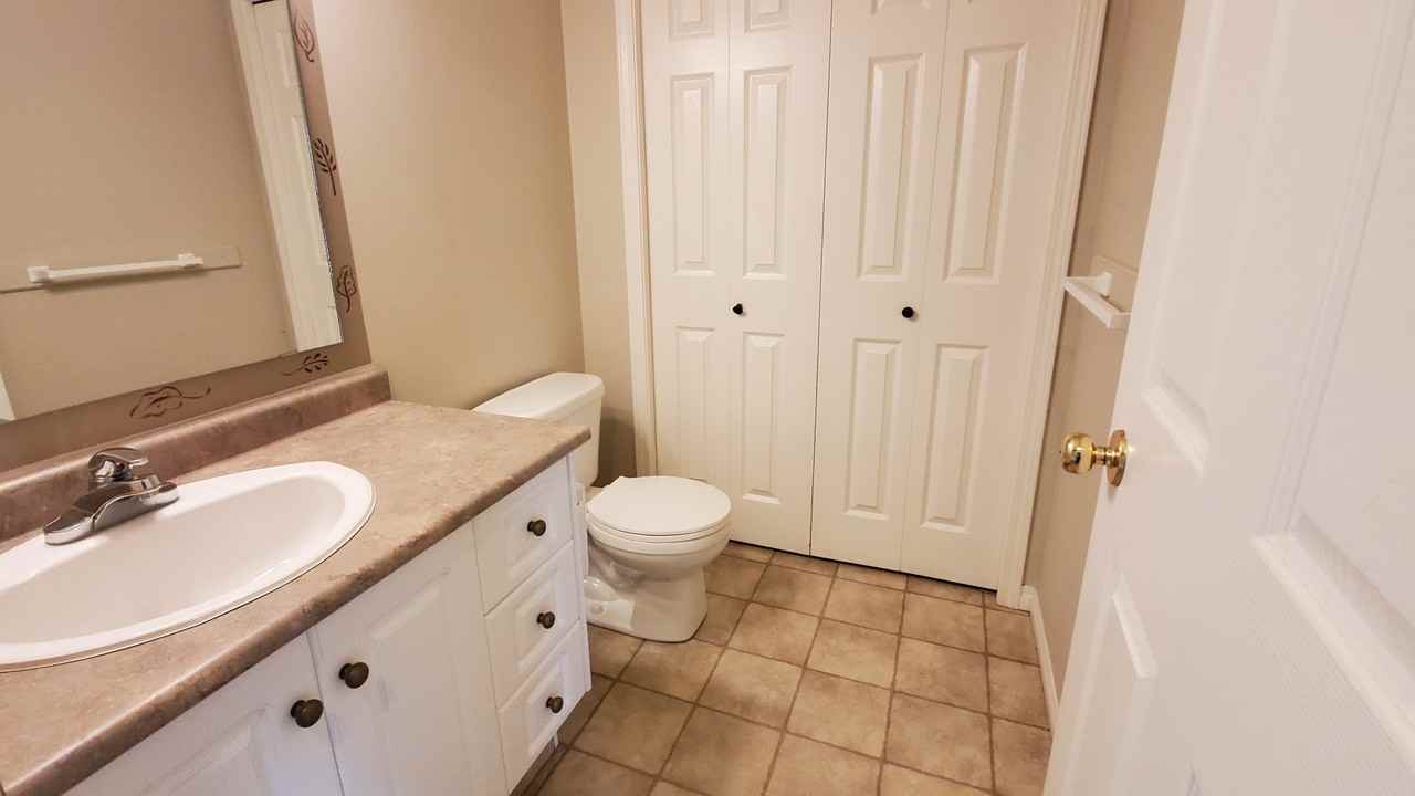 916 11 St - Photo 7 of 25