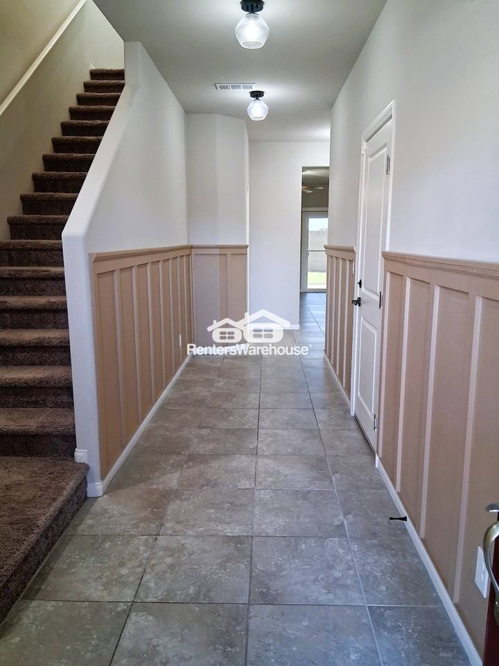 7920 Stone Forest St - Photo 2 of 39