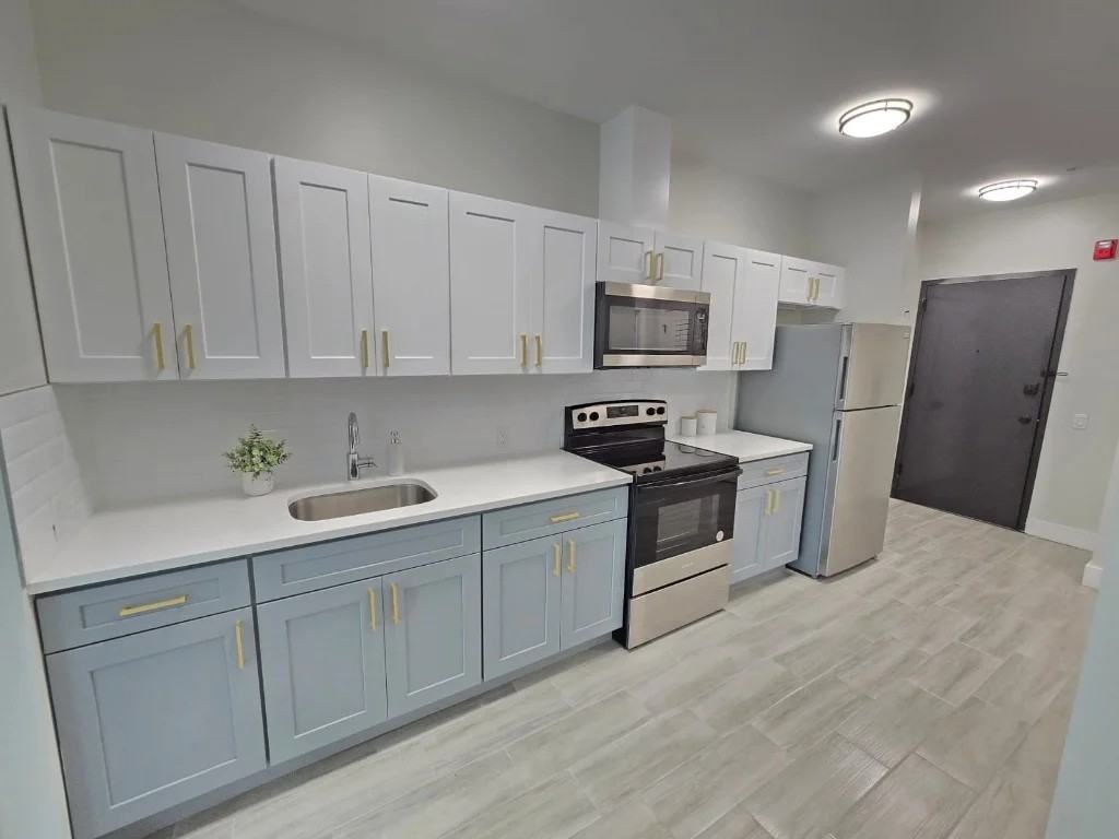 130 Ellis Avenue #402