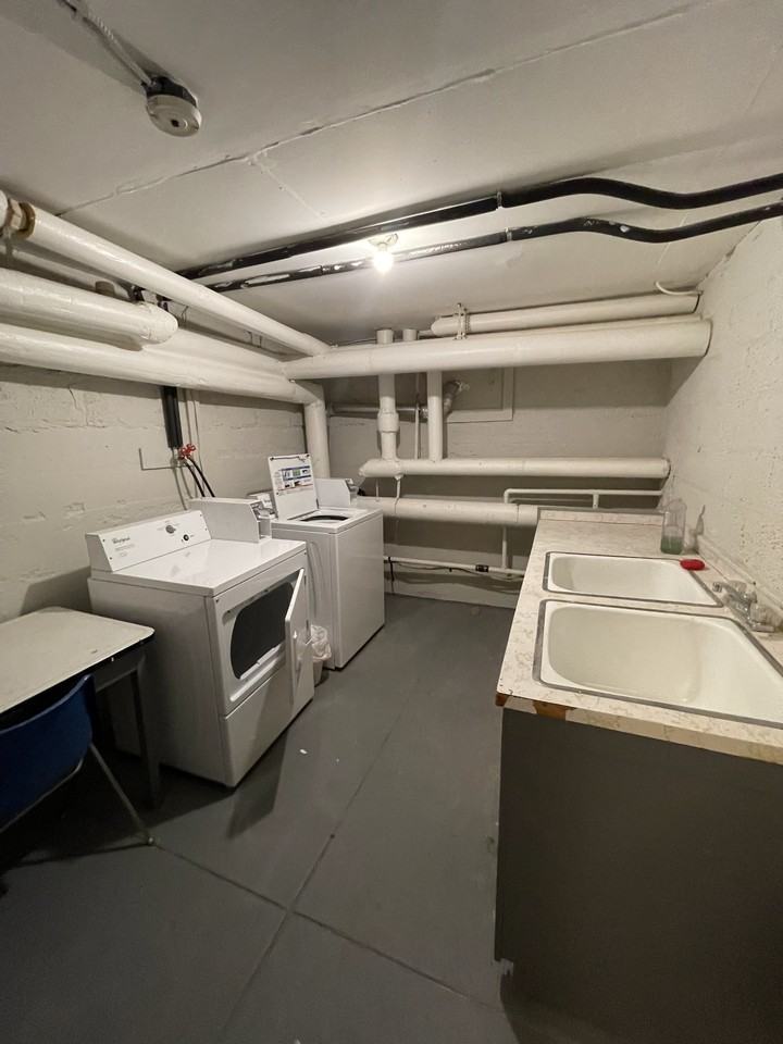 322 Frank Street - Photo 4 of 4