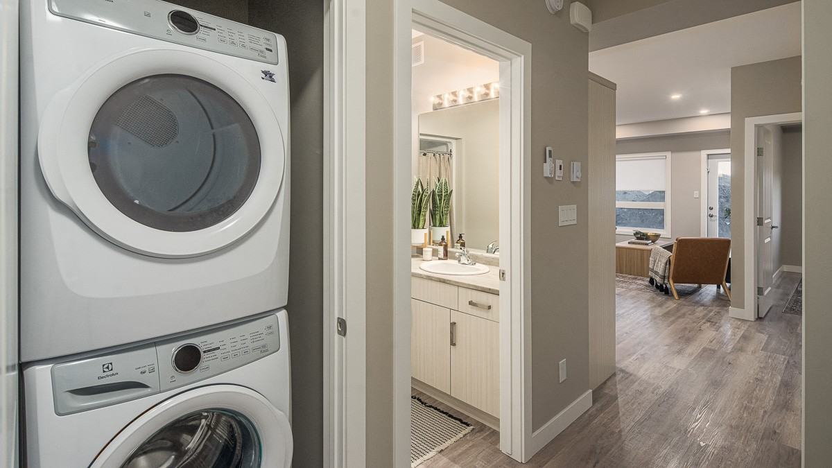 147 Champagne Street - Photo 5 of 50